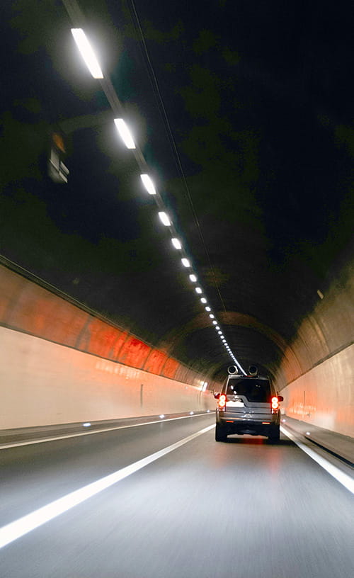 コンクリートの浮きひび割れ調査のエキスパート