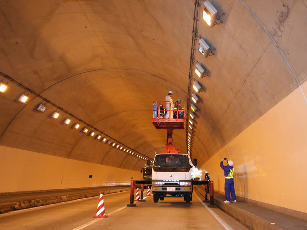 トンネル点検・調査